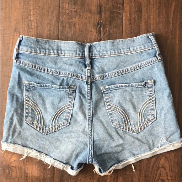 Hollister High Rise Denim Shorts - Picture 2 of 3